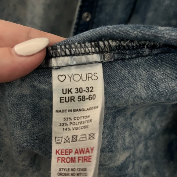 Distressed acid wash Jean jacket - Picture 5 of 5